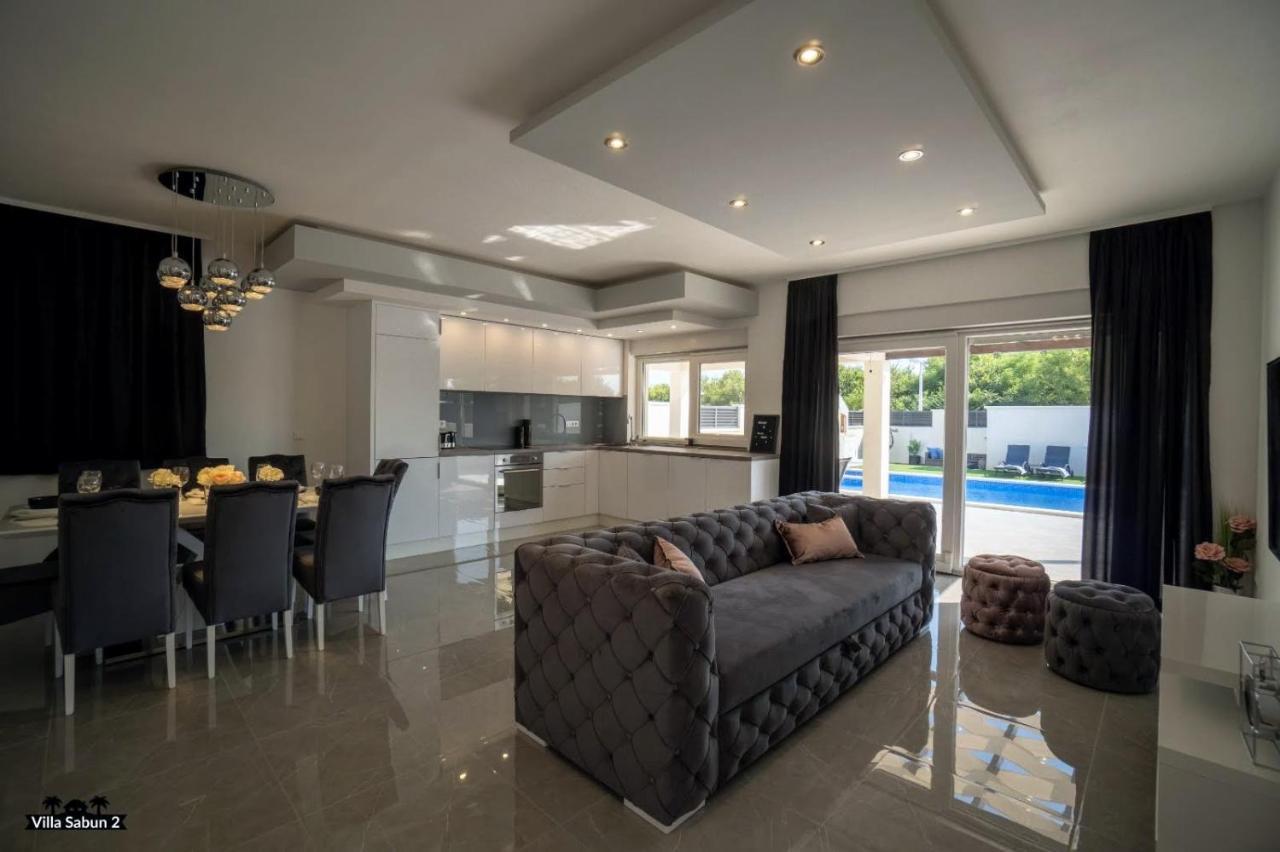 Villas Sabun - Modern House With Heated Pool Privlaka  Exterior photo